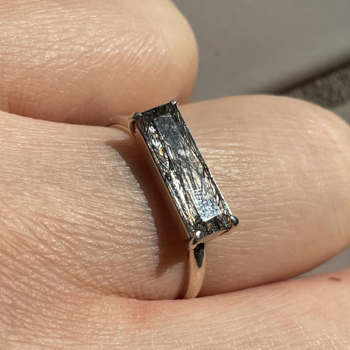 高い素材 BKルチル トルマリンinクォーツ ロングバゲットカット シルバー アクセサリー