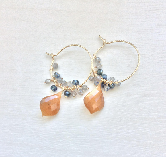 14kgf ゴールドシラームーンストーンのフープピアス 3枚目の画像