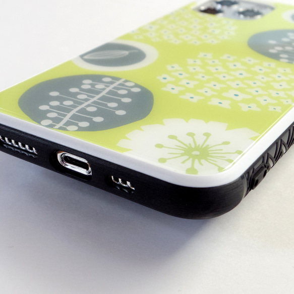 iPhone17対応 強化ガラスケース 北欧 スマホケース 9H強化ガラス  花柄 【お花畑でロンド・イエロー】 9枚目の画像