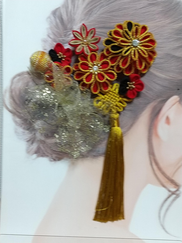 つまみ細工    成人式 卒業式 結婚式 ウェディング 袴 前撮り 髪飾り 2枚目の画像