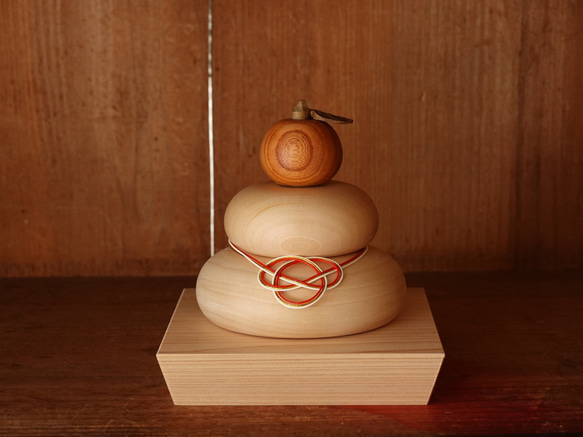 新品未開封　定価33,000円 日本製　職人手作り　メープル材の木製鏡餅・大 木製鏡餅・大 鏡餅 kunugiyama workshop 通販 13158394｜Creema(クリーマ)