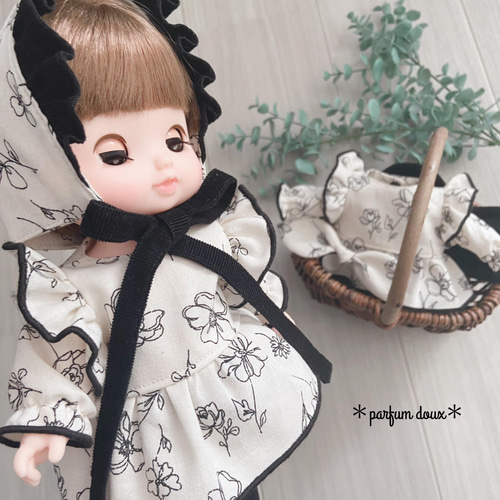 モノトーンのお人形用お洋服set♡(ボンネット＆ワンピース＆タイツの3 