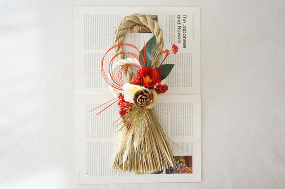 【Creema限定・最後の１点】古風な紅白椿のお正月飾り〜ドアリースタイプ〜 5枚目の画像