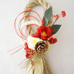 【Creema限定・最後の１点】古風な紅白椿のお正月飾り〜ドアリースタイプ〜 2枚目の画像