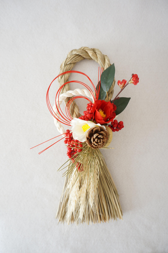 【Creema限定・最後の１点】古風な紅白椿のお正月飾り〜ドアリースタイプ〜 6枚目の画像