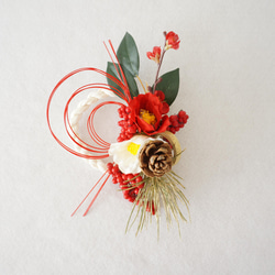 【Creema限定・最後の１点】古風な紅白椿のお正月飾り〜ドアリースタイプ〜 4枚目の画像