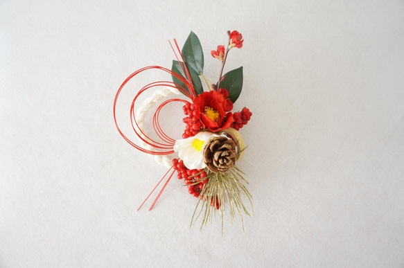 【Creema限定・最後の１点】古風な紅白椿のお正月飾り〜ドアリースタイプ〜 4枚目の画像