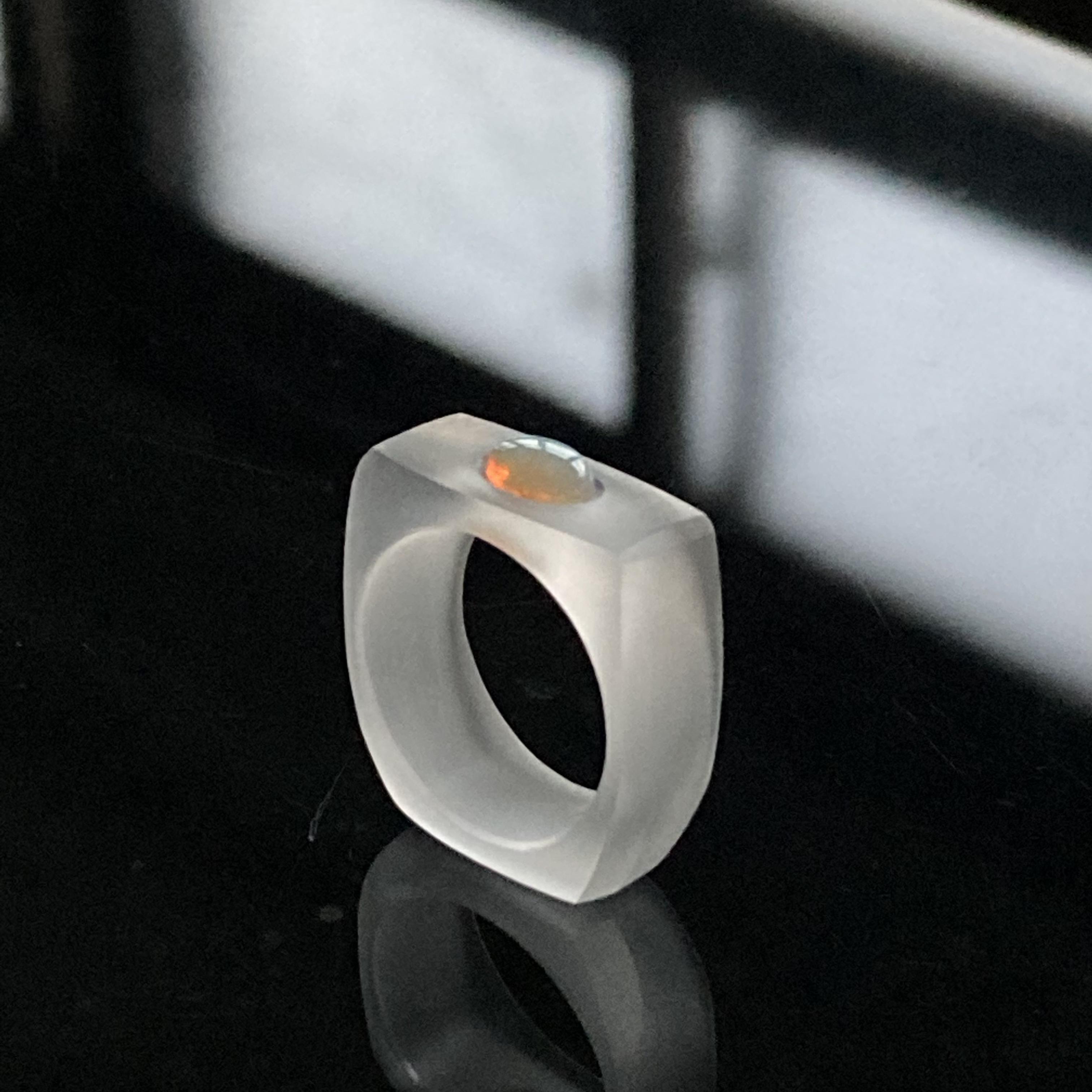 オパールの水晶リング（ツヤ消し）