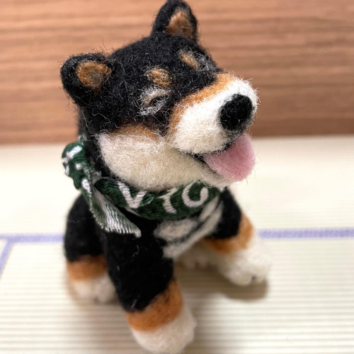 笑顔の柴犬(黒柴)羊毛フェルト 羊毛フェルト mofucoro 通販 13159589