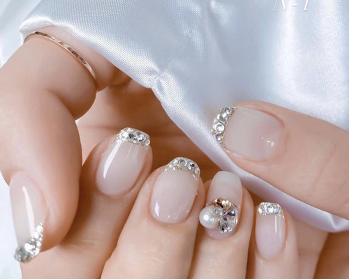 付け爪　チップ Amazon | COLORBIRD ネイルチップ ショート 24枚 白 金 ネイル 付け爪