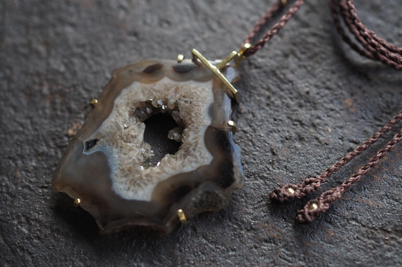 agate geode brass necklace (as is) 2枚目の画像