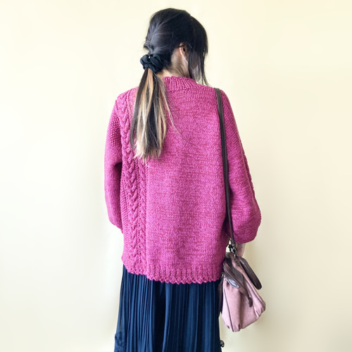 150色＊推し色で作るざっくり編みのアシンメトリーケーブルニット