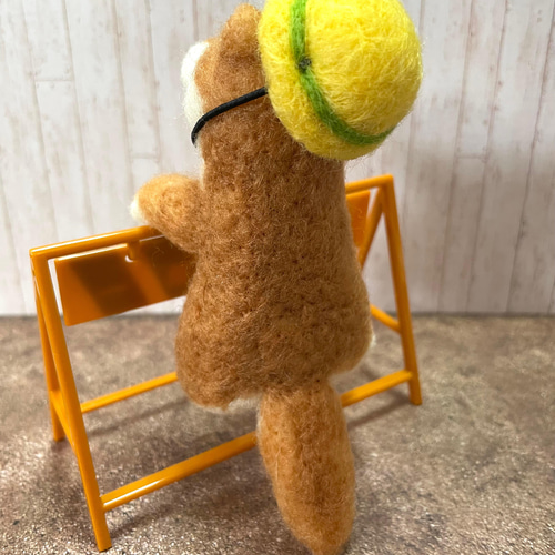 安全第一ヘルメットをかぶった柴犬ちゃん(羊毛フェルト) 羊毛フェルト