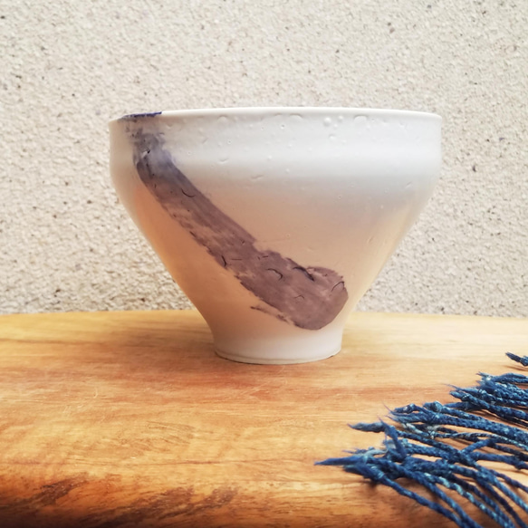 ちぢれ椀「ひと筆」美濃磁器　古代呉須+白マット　おうちごはん お茶碗　ミニどんぶり　2個セットでもOK 11枚目の画像