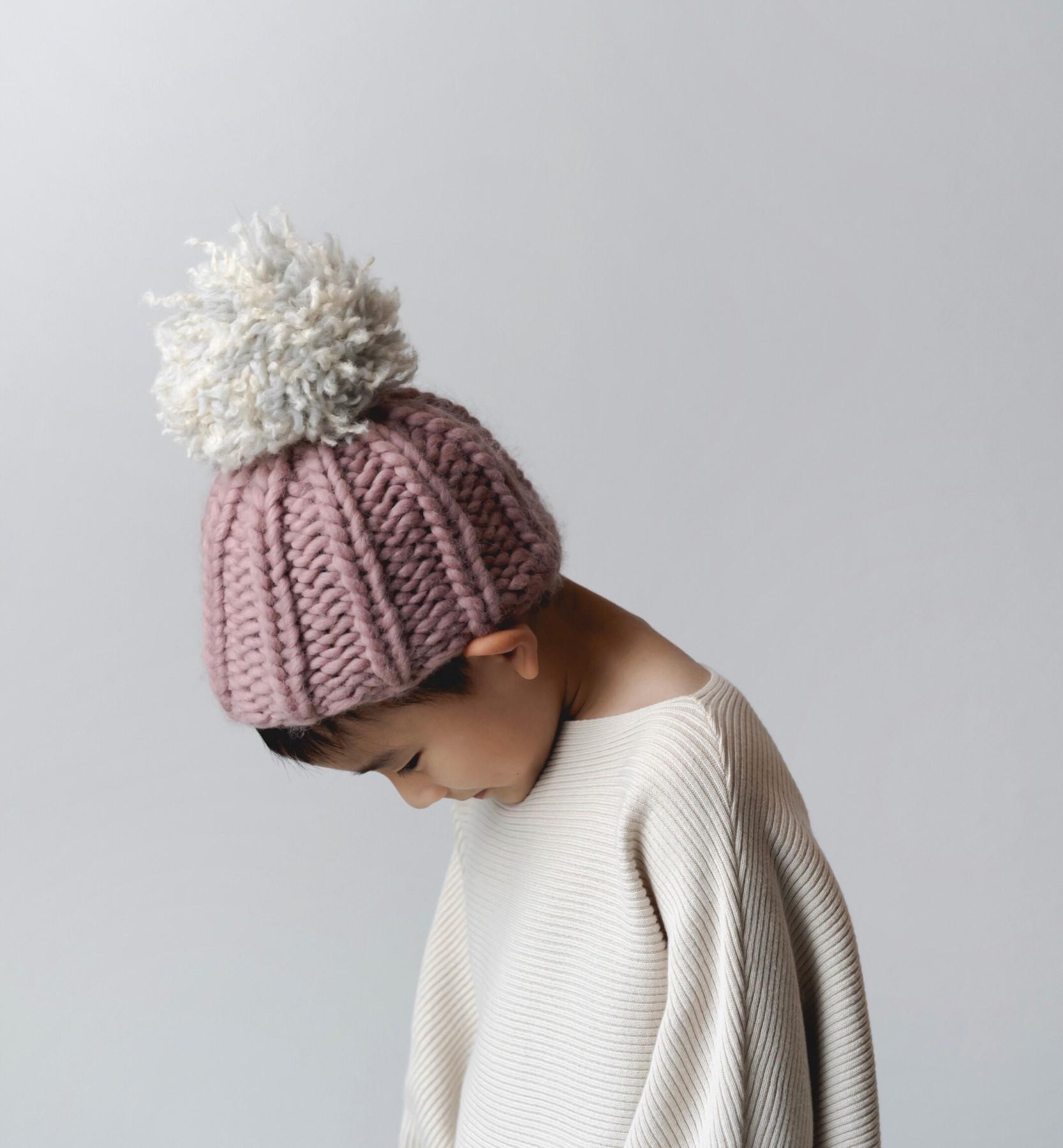 【キッズサイズ】Plump Pompom 大きなポンポンのニット帽 マシュマロ（スモーキーピンク）