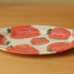 大草莓橢圓形邊緣盤。 第5張的照片