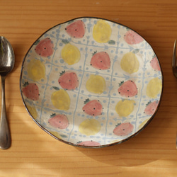 粉狀餐具草莓和檸檬意大利面。 第2張的照片