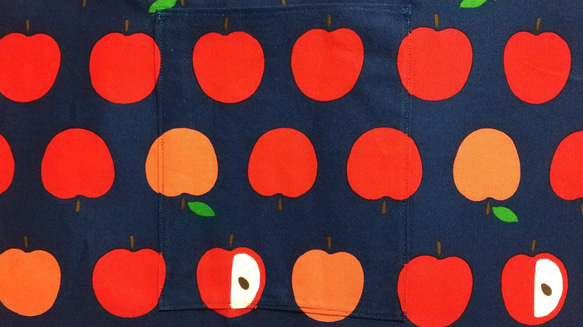 りんご（紺地）サイズ・タイプが選べる　大人用エプロン　 7枚目の画像