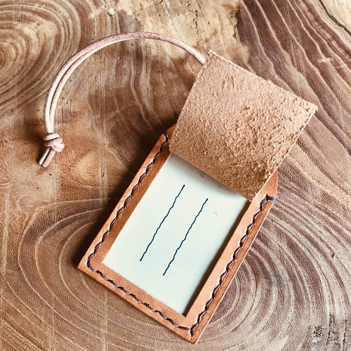 ワケありな逸品】手縫いの革名札・ネームタグ☆プレゼントにおすすめ  