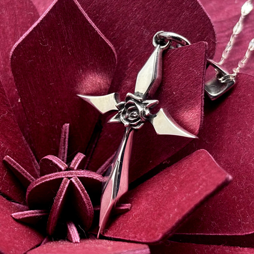 十字架ネックレス 薔薇 シルバー925 ゴシック つけっぱなし ネックレス