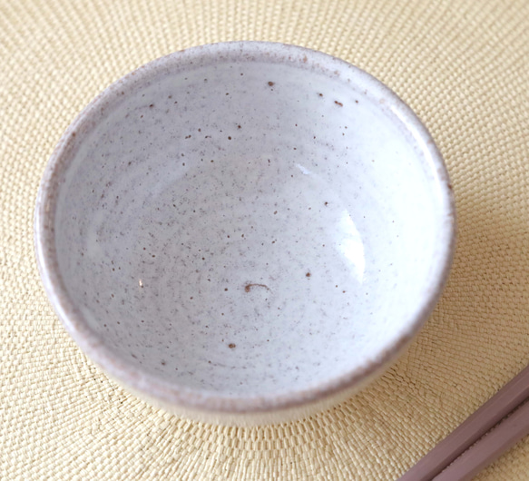 赤陶土と白釉の飯碗 5枚目の画像