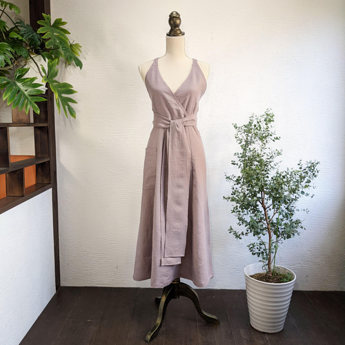 「大人気 新入荷 新品」に該当するファッション通販 A.Nene✿ ラップ・カシュクールドレスエプロン 国産リネン 受注 エプロン
