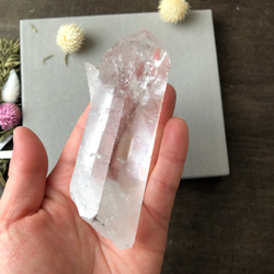 ヒマラヤ水晶 パキスタン・スカルドゥ産 原石 183g 高品質 一部虹入り