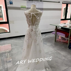フランス風 ウエディングドレス Vネックドレス 背中見せ 3D立体レース刺繍 プリンセスライン 挙式 2次会 ビーチウエ 9枚目の画像