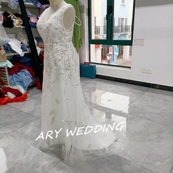 フランス風 ウエディングドレス Vネックドレス 背中見せ 3D立体レース刺繍 プリンセスライン 挙式 2次会 ビーチウエ 7枚目の画像