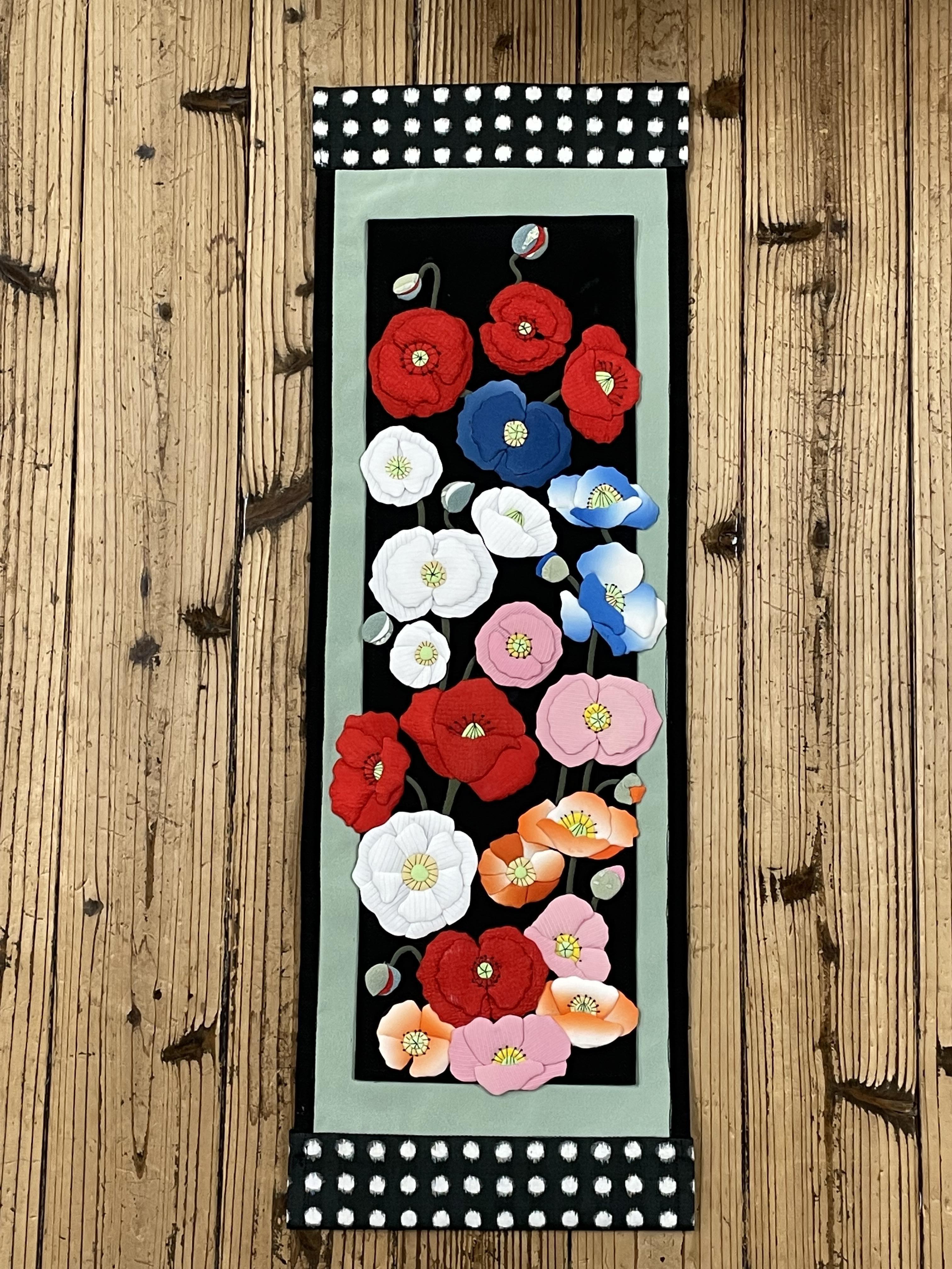 手作り押し絵のタペストリー『あけび』