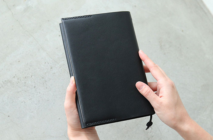 エッコ様専用【レザーブックカバー 4×6 】ブラック 黒糸 KAKURA