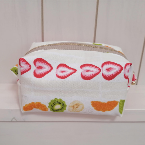 ボックスポーチ スイーツ ポーチ アイ 通販 13164196｜Creema(クリーマ