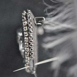 再販　フランス製スパンコールとビジュー　手刺繡のハートのブローチ 4枚目の画像