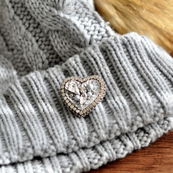 再販　フランス製スパンコールとビジュー　手刺繡のハートのブローチ 9枚目の画像