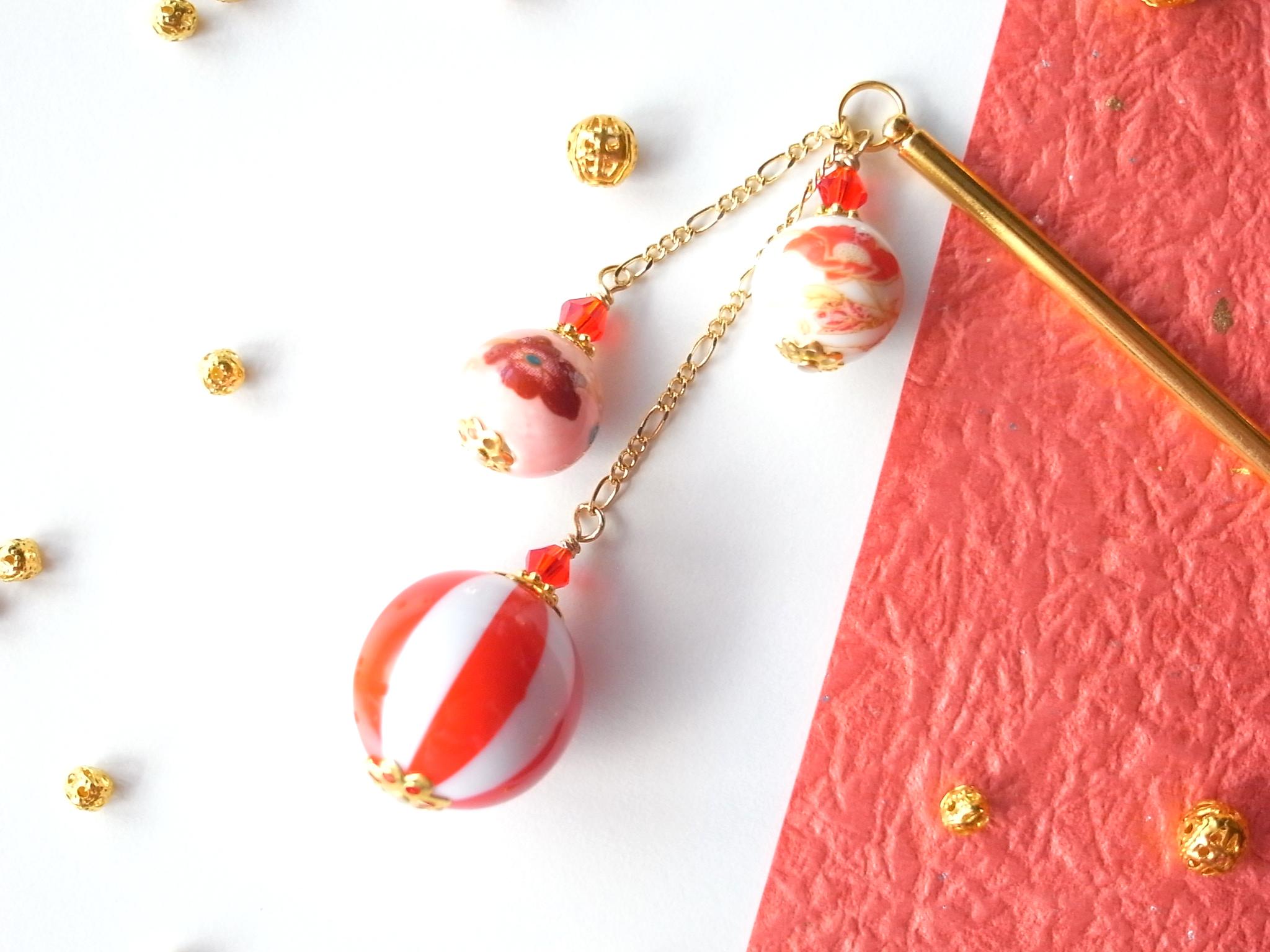 【受注生産】かんざし　飴玉の様な紅白縞模様の大玉ビーズと椿柄陶器ビーズ　 赤　レッド　ホワイト　ピンク　一本簪　0042