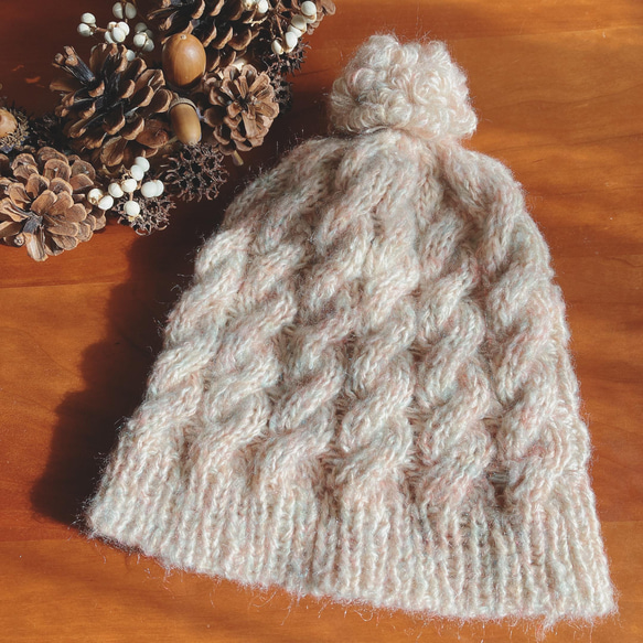 ハンドメイド 多色 ニット帽 ビーニー　かぎ針編み　手ずくり　モヘア ポンポン付きハンドメイドかぎ針編み冬帽子：マルチカラー