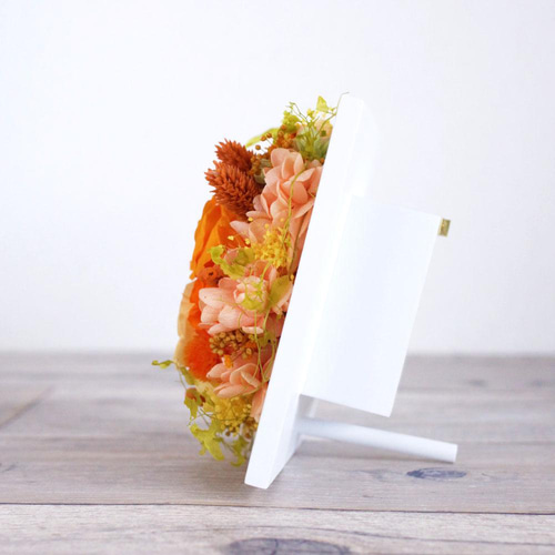 ギフトにもおすすめ！】太陽みたいなあったか元気色のフレームアレンジ