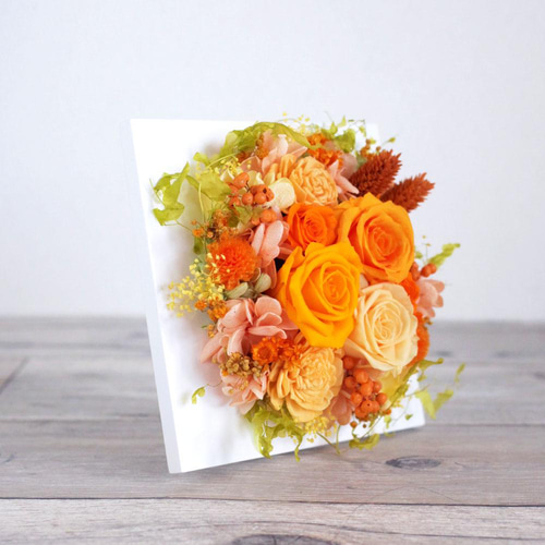 ギフトにもおすすめ！】太陽みたいなあったか元気色のフレームアレンジ