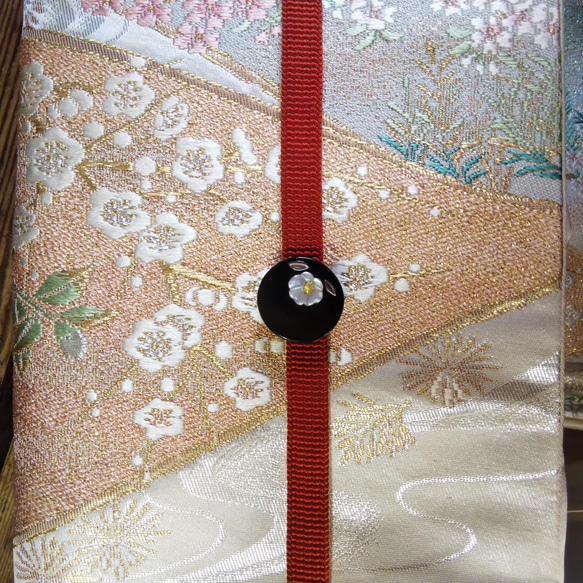 椿螺鈿彫嵌拭き漆帯留 三分紐用 