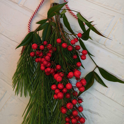 若松と南天のスワッグ 正月飾り シンプル 天然素材 縁起もの しめ縄