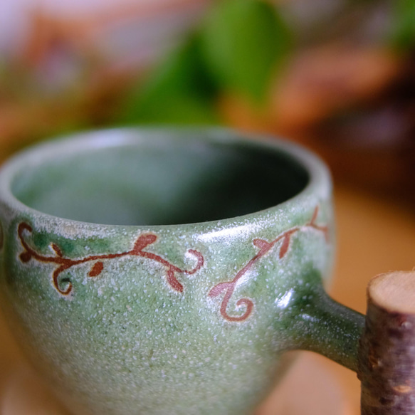 森のカップ  蔓草　グリーン 4枚目の画像