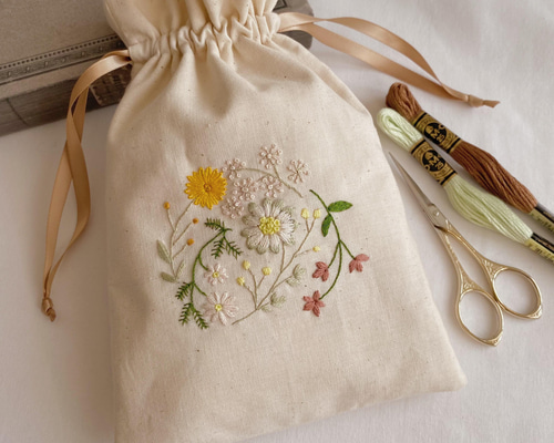 刺繍巾着ポーチ 巾着袋 CIEL 通販 13167885｜Creema(クリーマ)