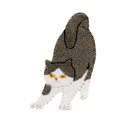 刺繍 フェルト ワッペン 【WNK-05】 気ままな猫 ハチワレ 白黒 ねこ ネコ アップリケ アイロン接着 入園入学 1枚目の画像
