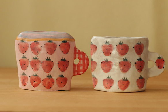 粉狀手煮粉紅色草莓花盒。 第4張的照片