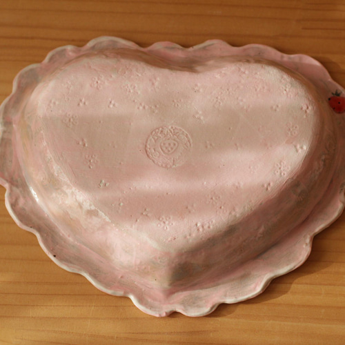 粉引きピンクドットフリルリボンとかわいいもののハート形深いお皿