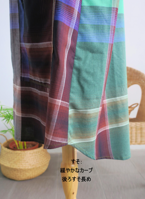 羽織るだけで「コーデが決まる」・フード付きジレ/ベスト・マルチカラー（インドネシア布）・シンガポールから送料無料 8枚目の画像