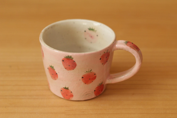 粉紅色草莓杯 第5張的照片