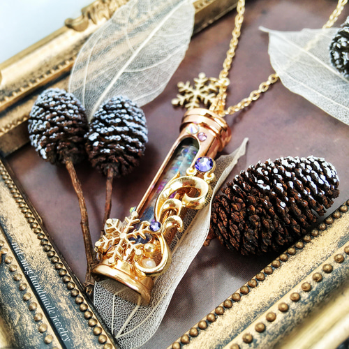 雪景色標本ネックレス(パープル・蓄光) ネックレス・ペンダント 空想