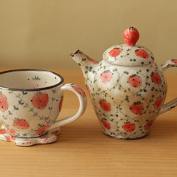 粉狀經典草莓茶壺。 第9張的照片