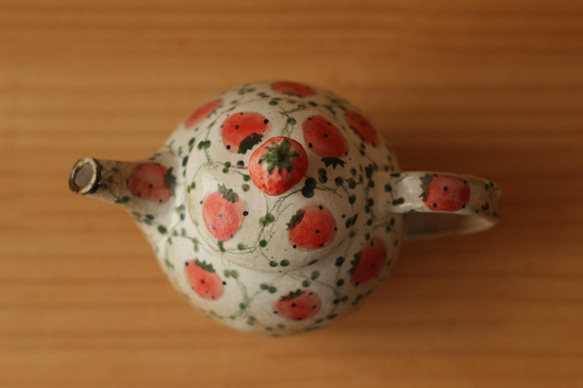 粉狀經典草莓茶壺。 第8張的照片